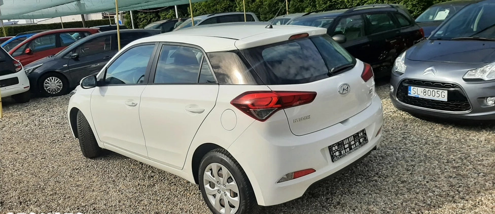 Hyundai i20 cena 32900 przebieg: 151000, rok produkcji 2016 z Elbląg małe 301